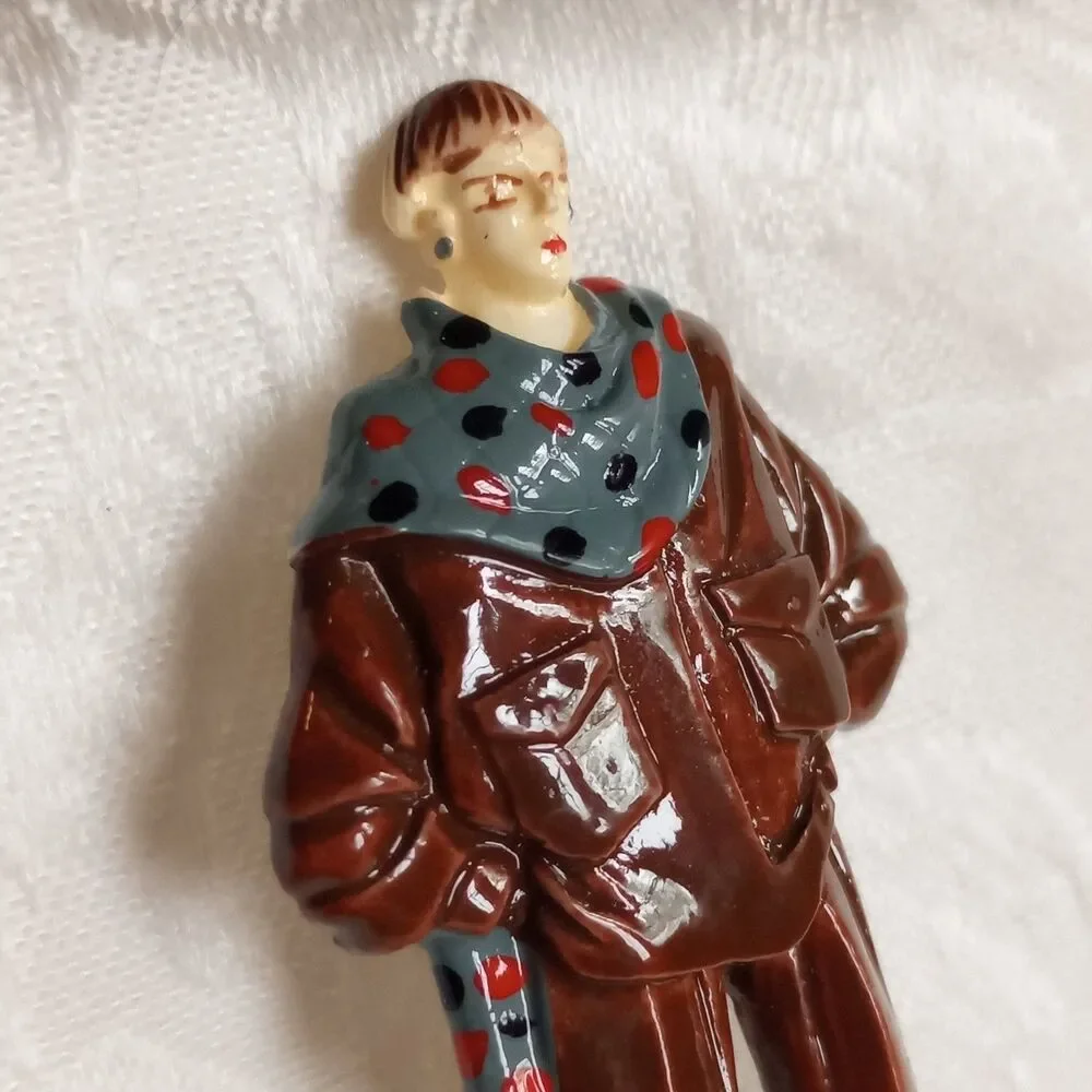 Vtg Molded handpainted Plastic Resin Fashion Lady menswear Brooch Pin 3.5in